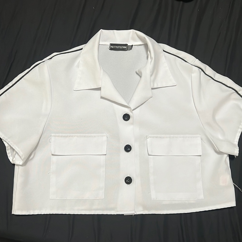 PrettyLittleThings Crop Top